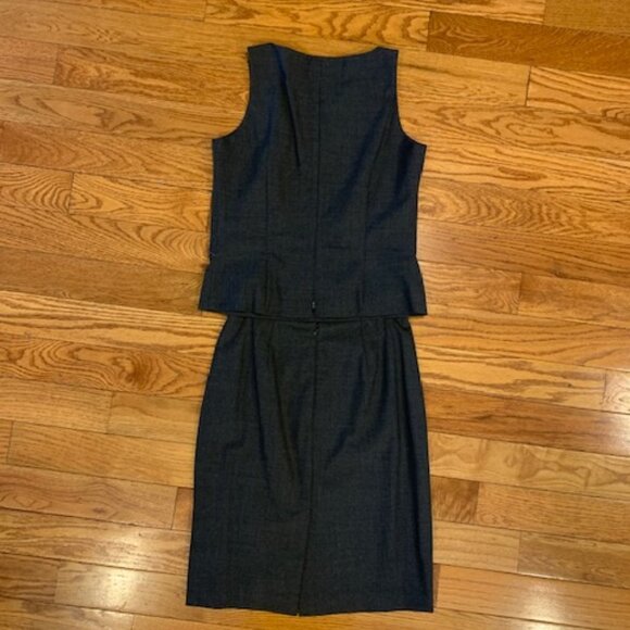 Ann Taylor Wool Stretch Shell and Pencil Skirt Suit size 6 - Picture 2 of 10